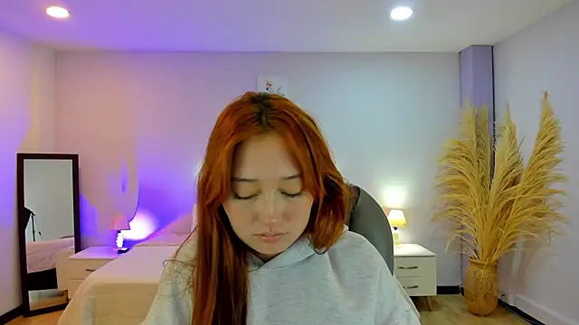 Samara Hilton 2 online show from October 8, 2025, 7:55 pm