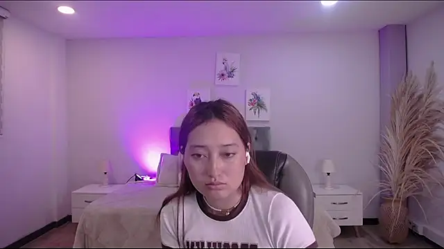 Samara Hilton 2 online show from December 5, 2025, 6:26 pm