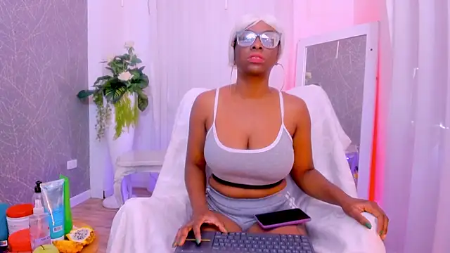 Snapshot of LolaJenkinss chatting on November 22, 2025, 1:21 pm LolaJenkinss online show from November 22, 2025, 1:21 pm