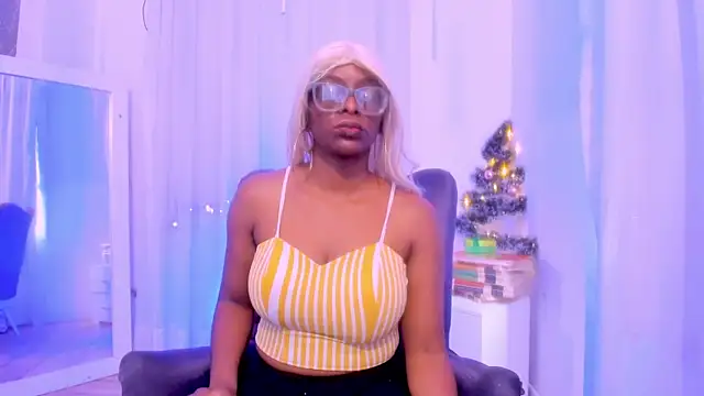 Snapshot of LolaJenkinss chatting on December 15, 2025, 12:42 pm LolaJenkinss online show from December 15, 2025, 12:42 pm