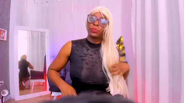 Snapshot of LolaJenkinss chatting on December 19, 2025, 12:56 pm LolaJenkinss online show from December 19, 2025, 12:56 pm