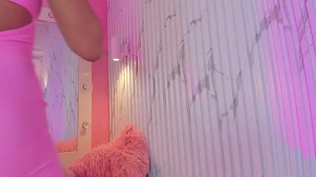 Missdionne curly online show from November 18, 2025, 11:36 am