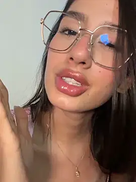 Julieta Duque online show from May 17, 2026, 3:04 am
