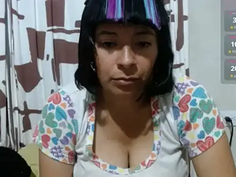 Snapshot of Acelinrose chatting on May 17, 2026, 11:23 pm Acelinrose online show from May 17, 2026, 11:23 pm