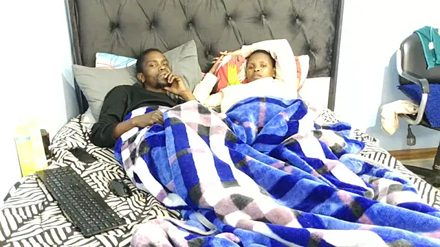 Snapshot of Dandelion_enigman chatting on November 18, 2025, 11:47 am Dandelion enigman online show from November 18, 2025, 11:47 am