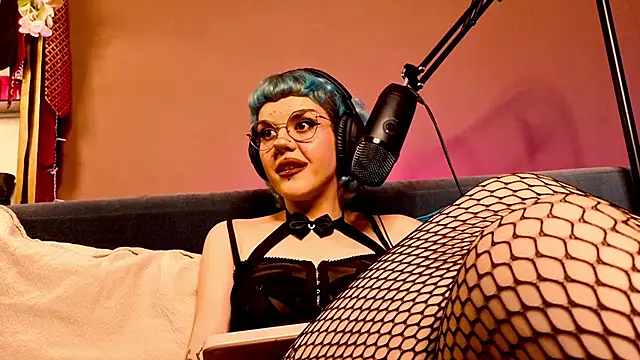 tacodeluxxxe online show from September 21, 2025, 12:34 am