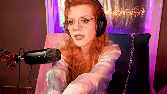 tacodeluxxxe online show from March 6, 2026, 1:46 am