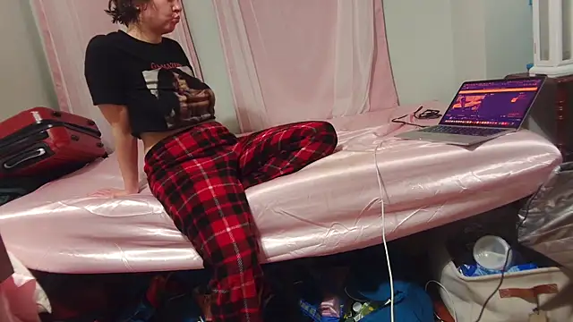 Snapshot of dancerbb chatting on December 23, 2025, 4:43 am dancerbb online show from December 23, 2025, 4:43 am