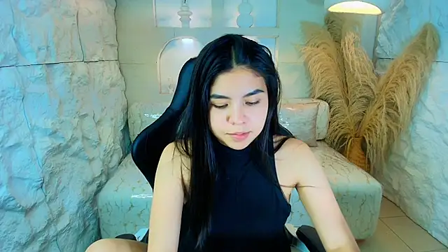 ambarina r online show from November 25, 2025, 3:17 am