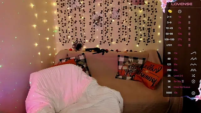 LinaBlossom  online show from October 29, 2025, 9:33 am