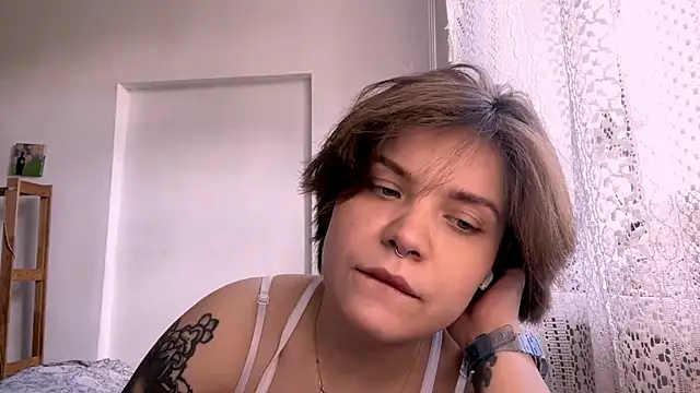 SabrinaFolts online show from October 7, 2025, 9:06 am