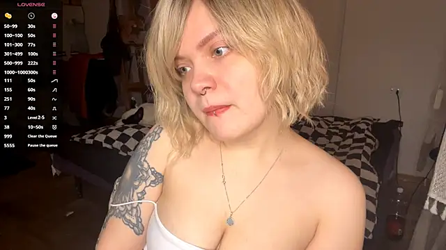 SabrinaFolts online show from November 27, 2025, 3:25 pm