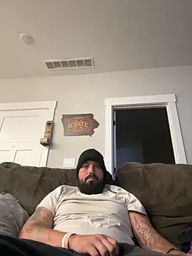 Snapshot of Halestorm911 chatting on November 10, 2025, 11:26 pm Halestorm911 online show from November 10, 2025, 11:26 pm