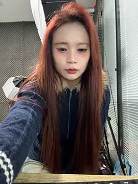 YY-27 online show from December 4, 2025, 4:55 am