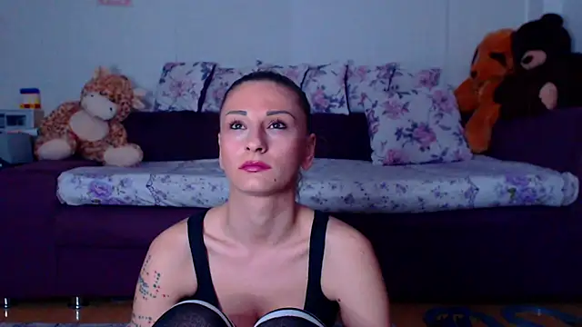 Snapshot of CassieSpell chatting on April 23, 2026, 8:33 pm CassieSpell online show from April 23, 2026, 8:33 pm