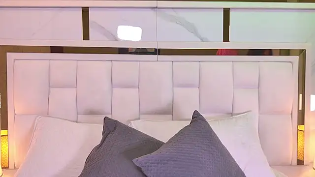 samanthaa sm online show from December 16, 2025, 11:48 am