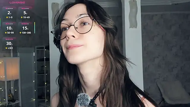 ReneeLippeatt online show from February 6, 2026, 7:17 pm