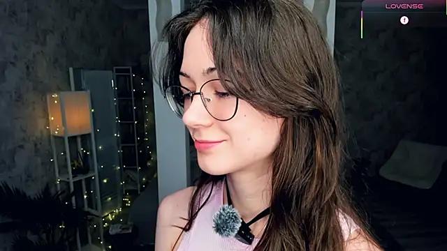 ReneeLippeatt online show from February 27, 2026, 8:42 pm