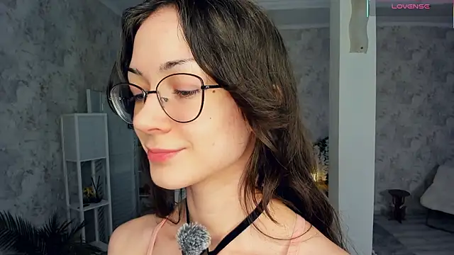 ReneeLippeatt online show from February 28, 2026, 8:21 pm