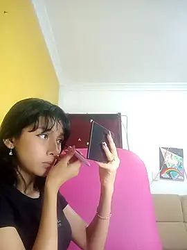 xoxo milk online show from October 12, 2025, 6:40 pm