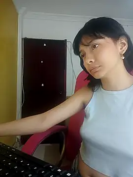 xoxo milk online show from October 28, 2025, 4:20 pm