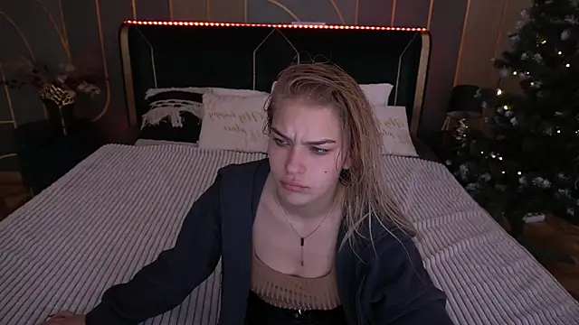 Snapshot of AlinaLiii chatting on January 9, 2026, 6:38 am AlinaLiii online show from January 9, 2026, 6:38 am