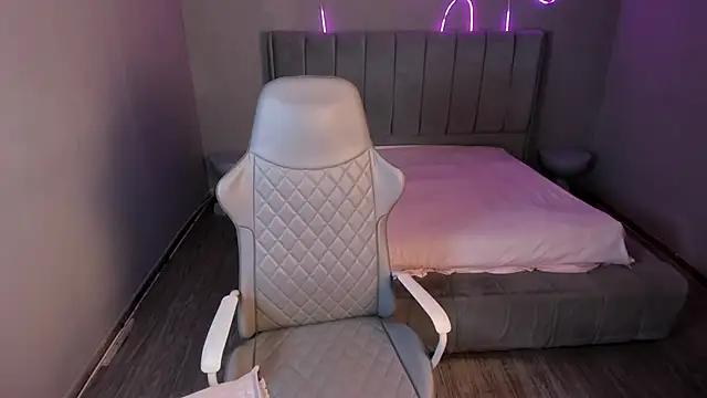 kehlannis  online show from March 27, 2026, 2:50 pm