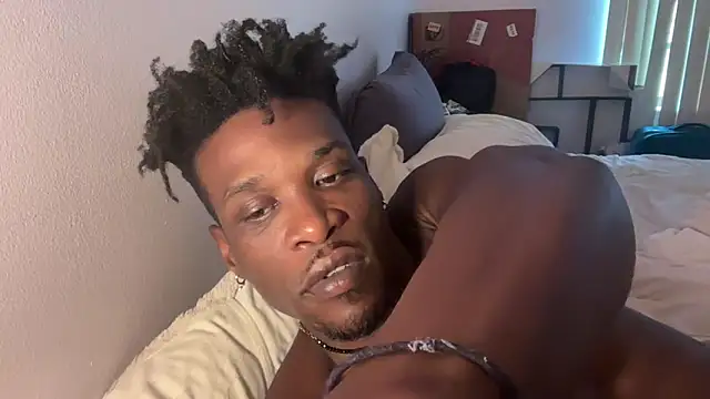 Snapshot of MrDaddyBlackNi9e chatting on October 9, 2025, 7:34 pm MrDaddyBlackNi9e online show from October 9, 2025, 7:34 pm