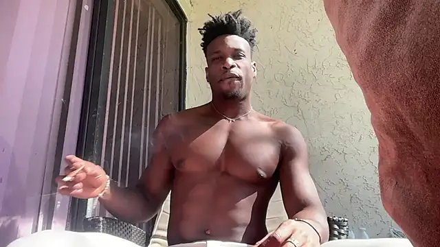 Snapshot of MrDaddyBlackNi9e chatting on October 30, 2025, 3:35 pm MrDaddyBlackNi9e online show from October 30, 2025, 3:35 pm