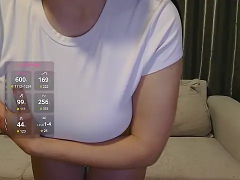 AriaShy online show from April 11, 2026, 8:51 am