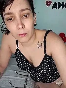 catperigosa online show from October 8, 2025, 6:05 pm