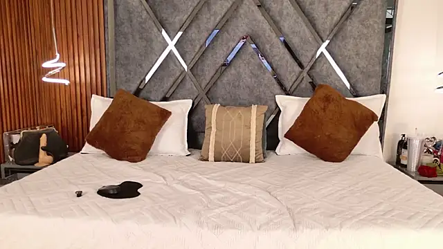 Dafne  Ruiz online show from October 22, 2025, 1:55 pm