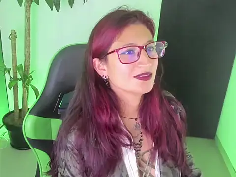 Snapshot of VictoriaSpenser chatting on October 23, 2025, 8:40 pm VictoriaSpenser online show from October 23, 2025, 8:40 pm