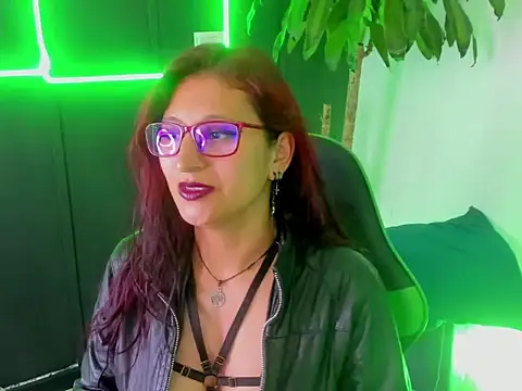 Snapshot of VictoriaSpenser chatting on November 2, 2025, 2:08 pm VictoriaSpenser online show from November 2, 2025, 2:08 pm