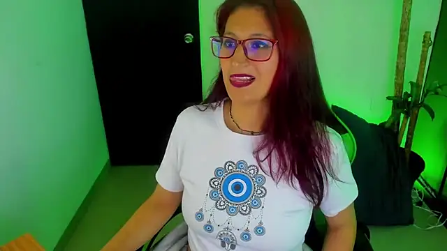 Snapshot of VictoriaSpenser chatting on November 16, 2025, 5:18 pm VictoriaSpenser online show from November 16, 2025, 5:18 pm