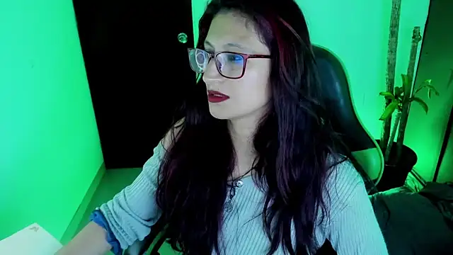 Snapshot of VictoriaSpenser chatting on November 23, 2025, 3:06 am VictoriaSpenser online show from November 23, 2025, 3:06 am