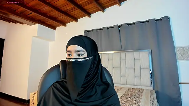 kalila latif online show from November 13, 2025, 2:43 am