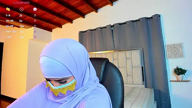 kalila latif online show from November 30, 2025, 2:59 am