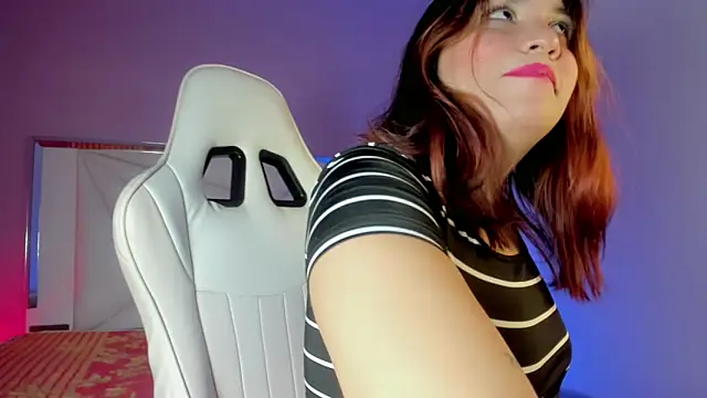 Snapshot of Isabela_saenz chatting on October 15, 2025, 3:23 pm Isabela saenz online show from October 15, 2025, 3:23 pm