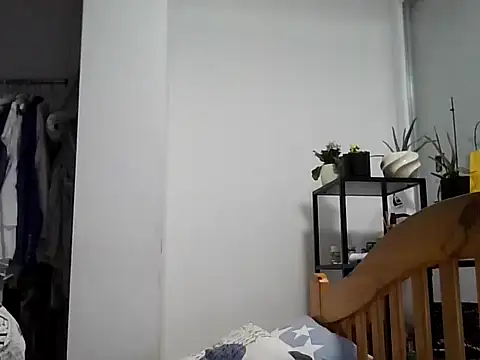 HotLenaX online show from November 5, 2025, 6:19 pm