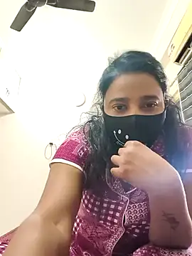 Snapshot of Charm_Queen chatting on February 8, 2026, 5:55 am Charm Queen online show from February 8, 2026, 5:55 am