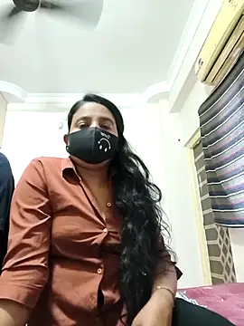 Snapshot of Charm_Queen chatting on February 10, 2026, 7:12 am Charm Queen online show from February 10, 2026, 7:12 am