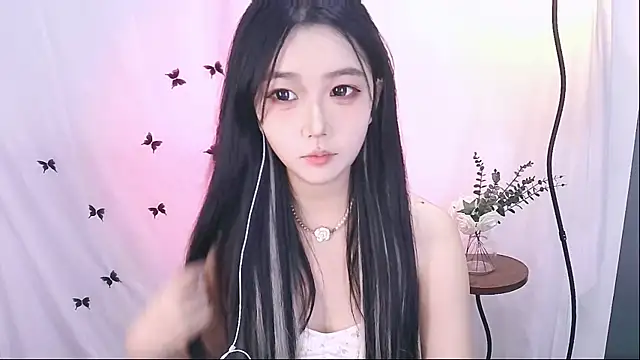 Snapshot of Miao-Maimiao chatting on December 3, 2025, 12:58 pm Miao-Maimiao online show from December 3, 2025, 12:58 pm