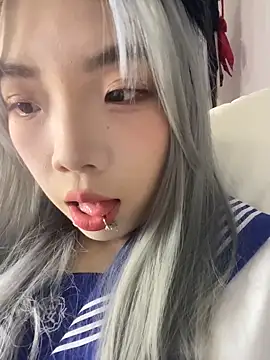 Snapshot of Aloves-21 chatting on November 25, 2025, 12:16 pm Aloves-21 online show from November 25, 2025, 12:16 pm