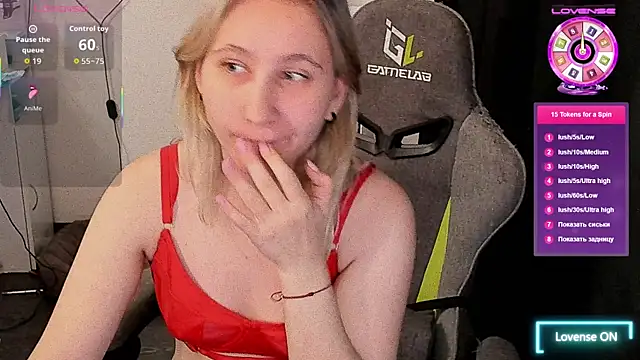 ChristinaFivePlus online show from October 20, 2025, 8:37 am