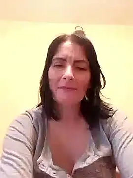 Snapshot of Tariya-40 chatting on September 30, 2025, 11:26 am Tariya-40 online show from September 30, 2025, 11:26 am