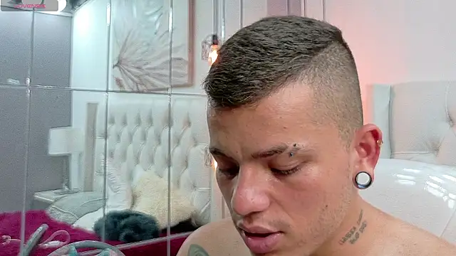 wildthor26 online show from February 17, 2026, 7:16 am