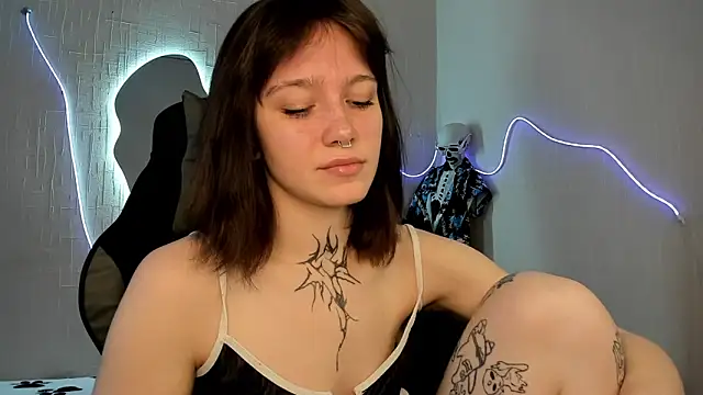 Elastikisss online show from April 3, 2026, 4:21 am