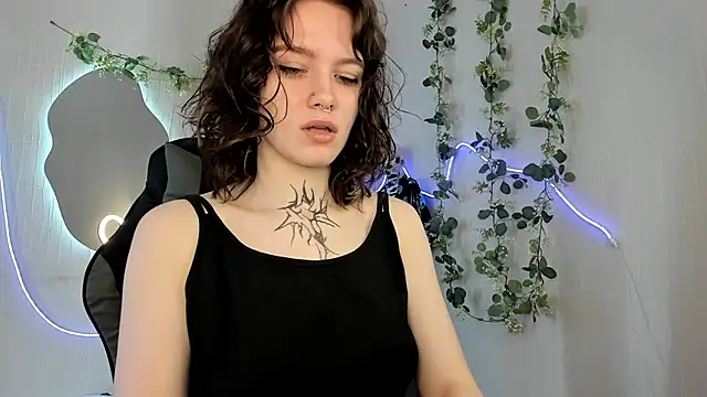 Snapshot of Elastikisss chatting on April 21, 2026, 10:21 am Elastikisss online show from April 21, 2026, 10:21 am