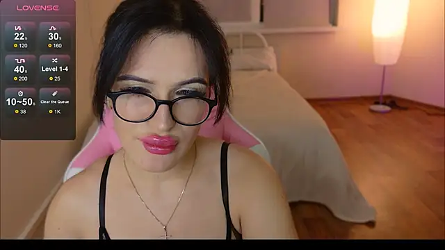 Snapshot of ShayLoren chatting on September 30, 2025, 2:27 am ShayLoren online show from September 30, 2025, 2:27 am